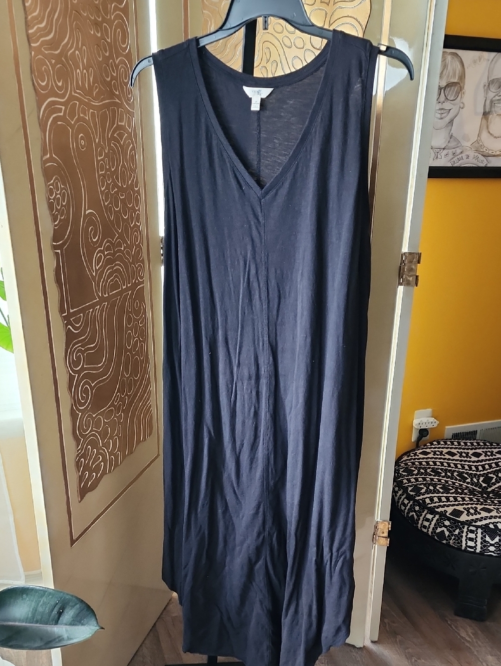 Terra & Sky Sleeveless V-Neck Maxi Dress in Black